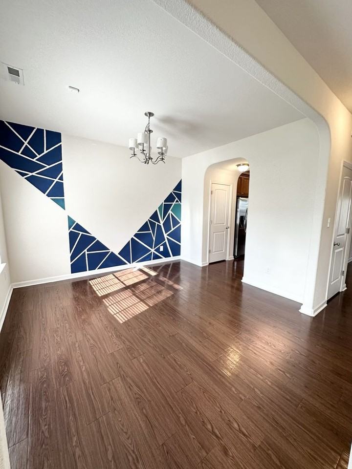 4123C Everett St - Photo 2 of 34