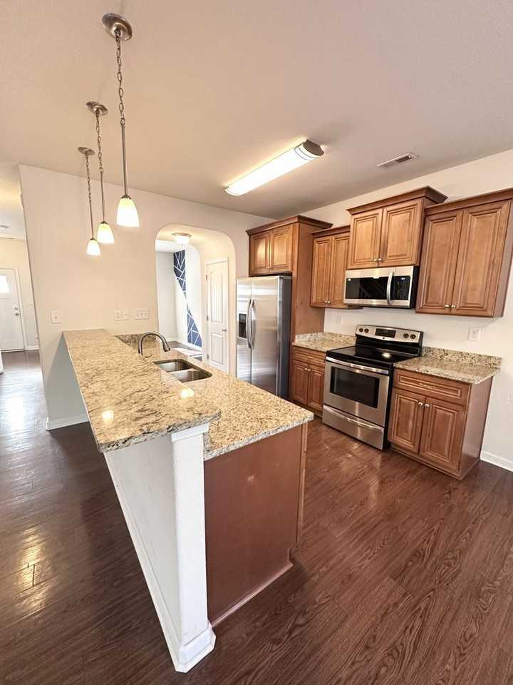 4123C Everett St - Photo 6 of 34