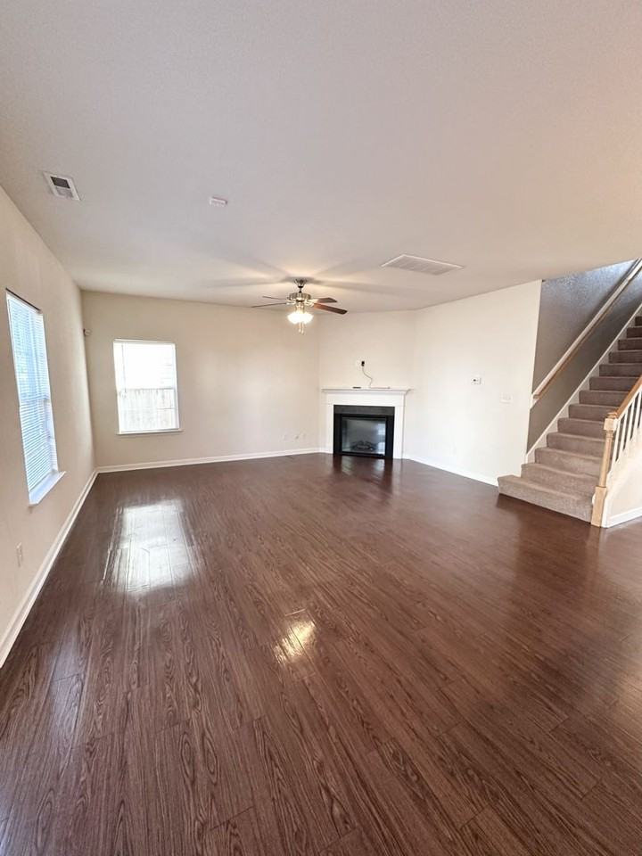 4123C Everett St - Photo 7 of 34