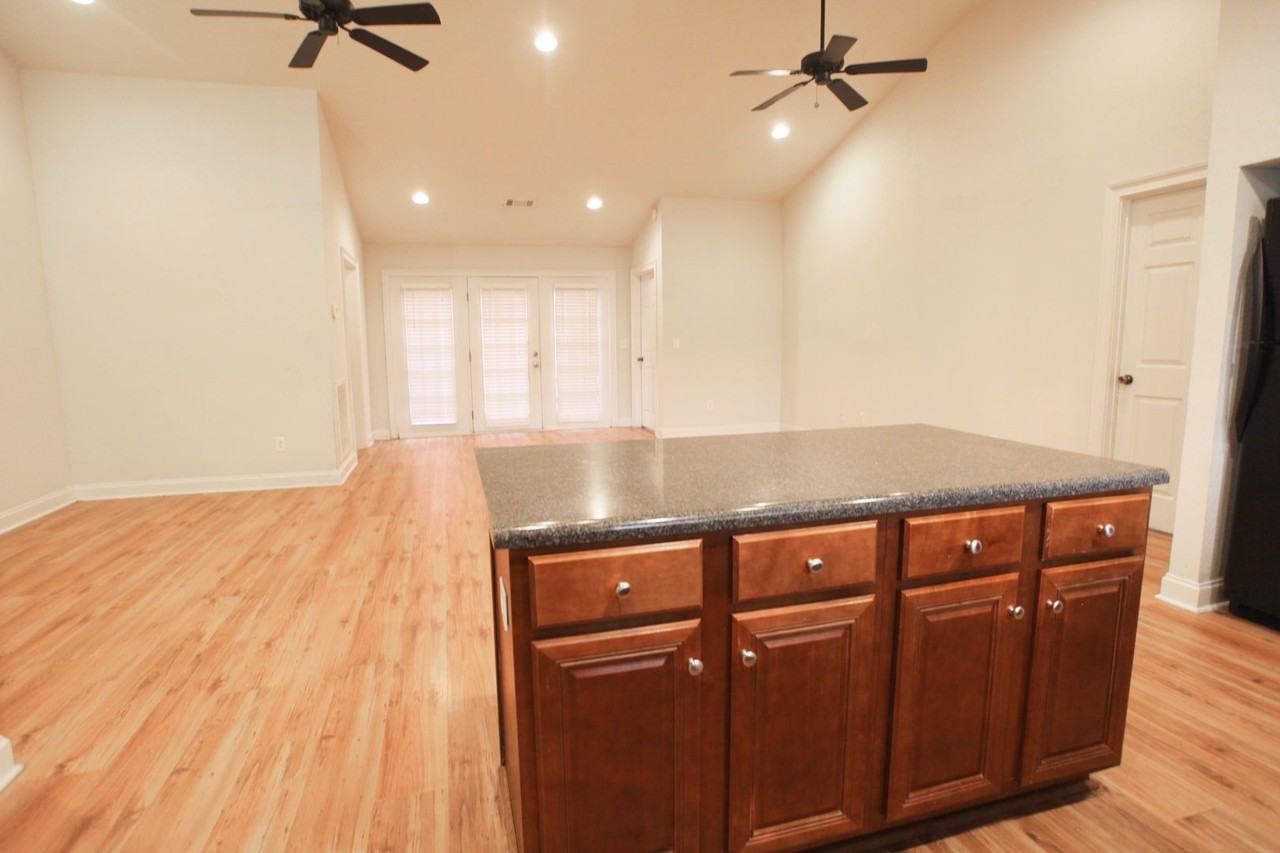 802 W Longleaf Dr #43 - Photo 5 of 19