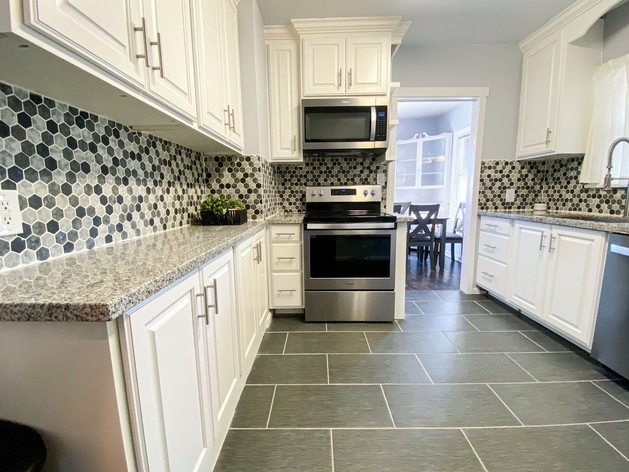 673 E 350 N - Photo 4 of 13