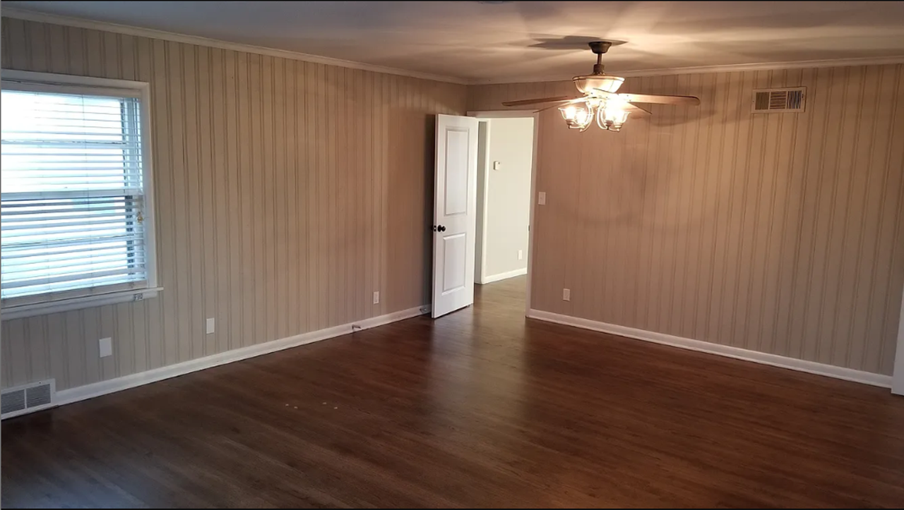 9749 E 41st St - Photo 3 of 11