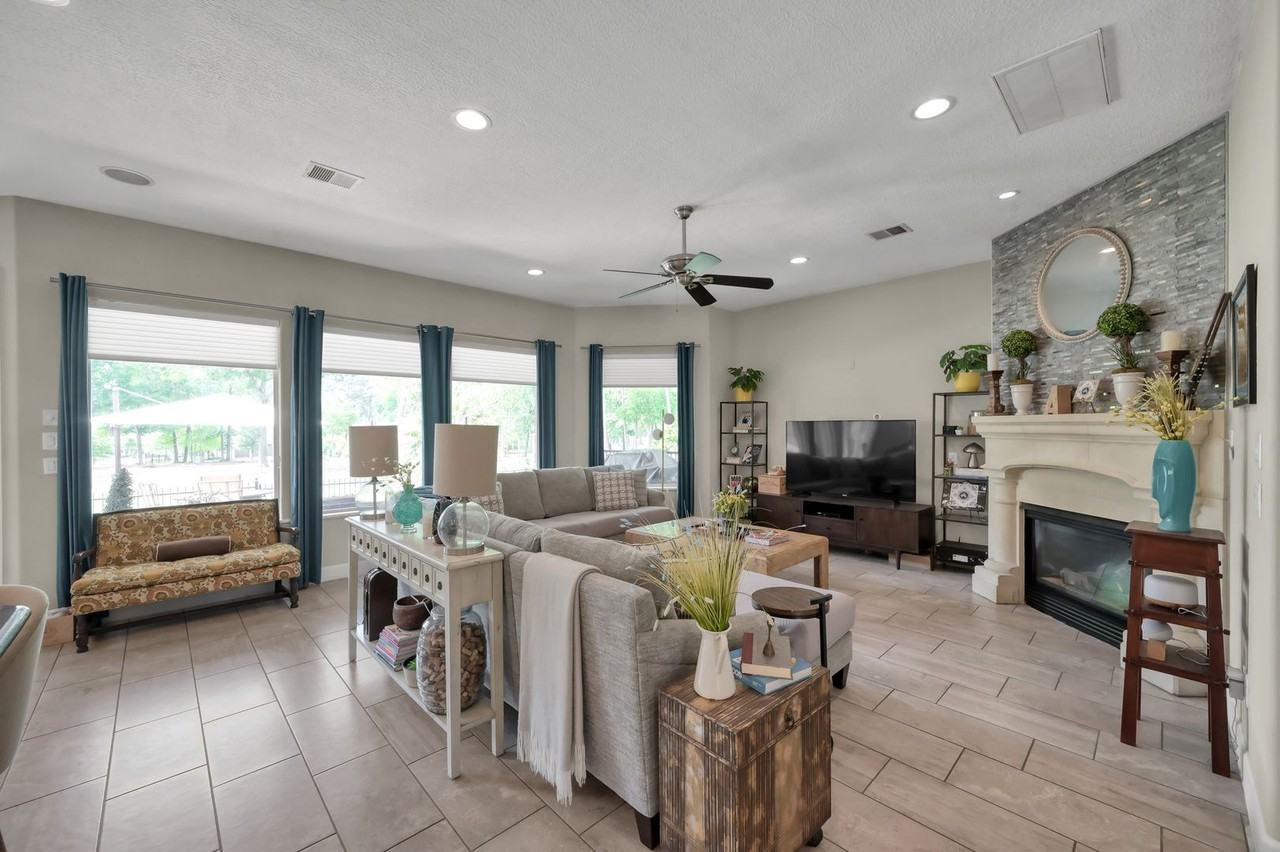 204 W Pines Dr - Photo 5 of 38