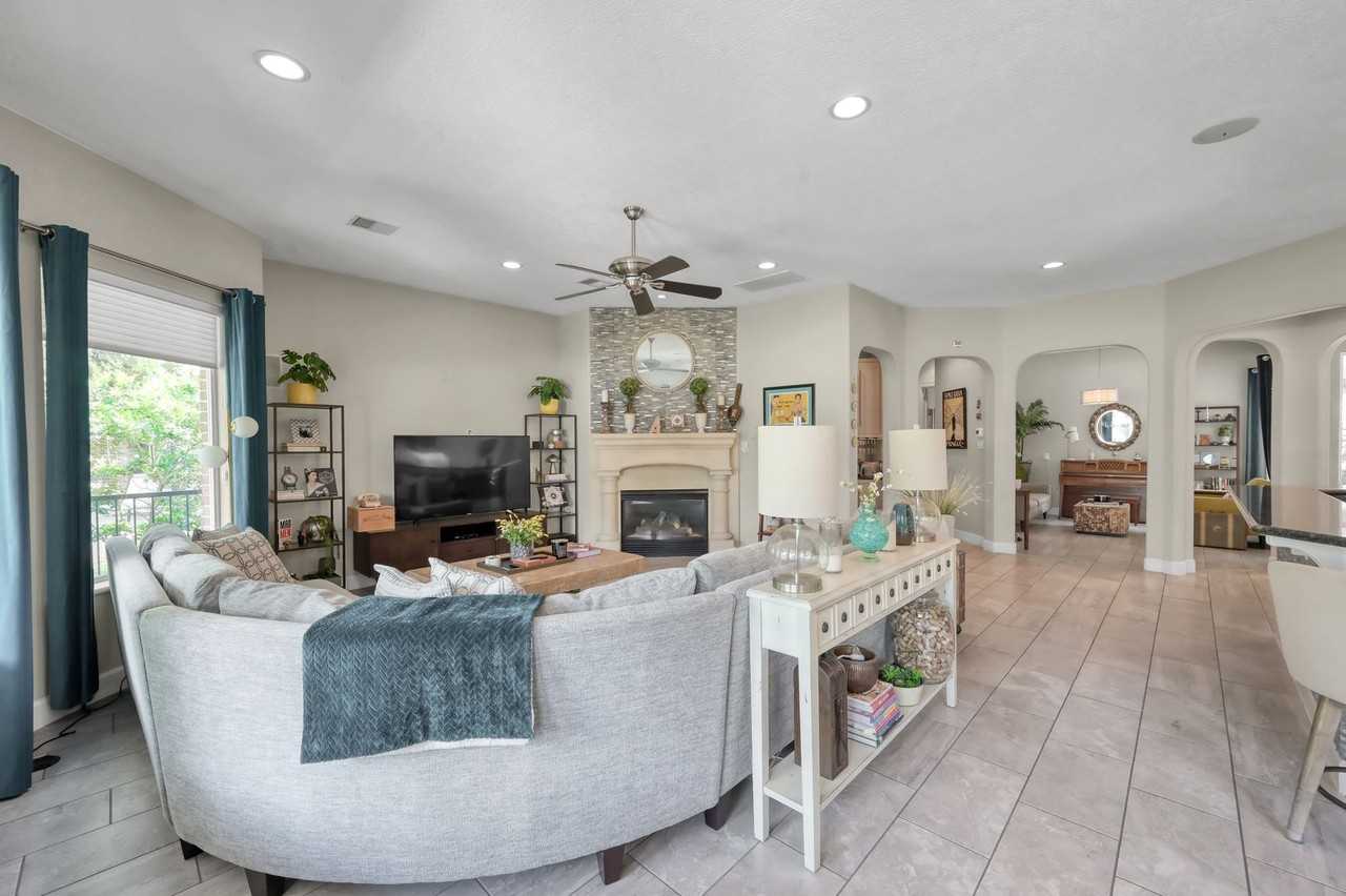 204 W Pines Dr - Photo 6 of 38