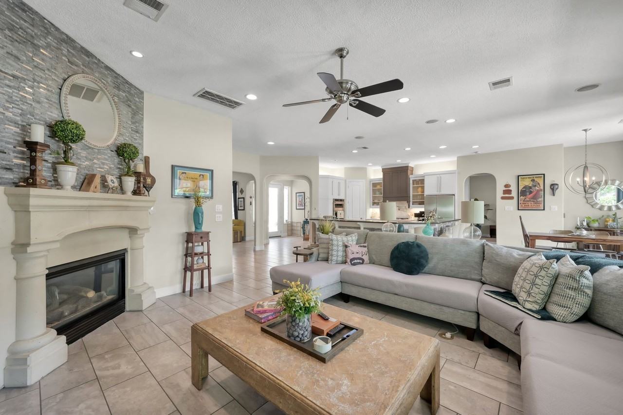 204 W Pines Dr - Photo 7 of 38