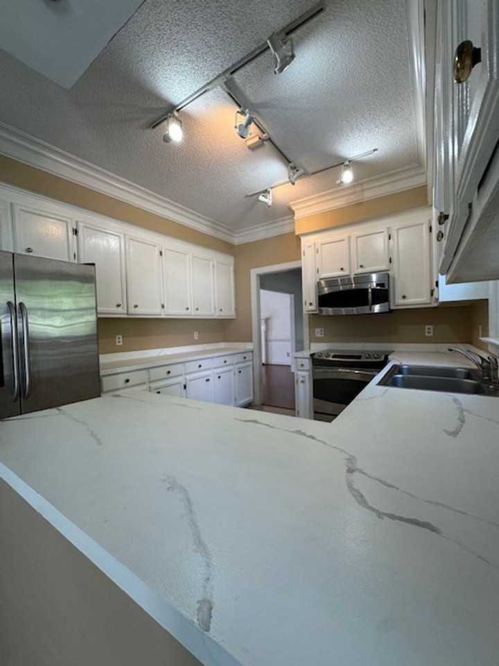 103 Jessica Pl - Photo 6 of 21