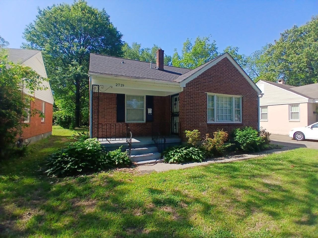 2719 Barron Ave - Photo 2 of 17