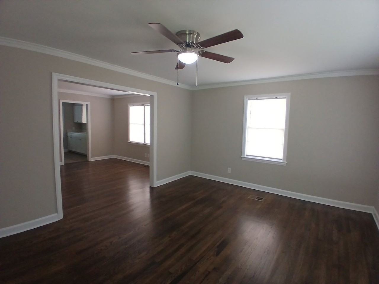 2719 Barron Ave - Photo 4 of 17