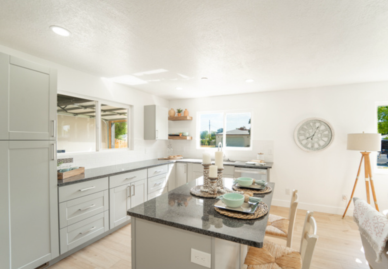 4920 S 4820 W - Photo 3 of 17