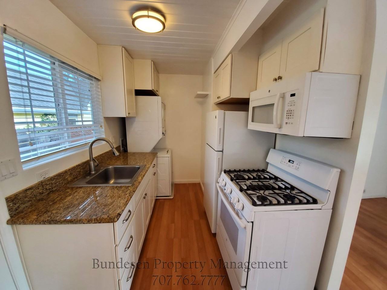 104 Kent St - Photo 4 of 10