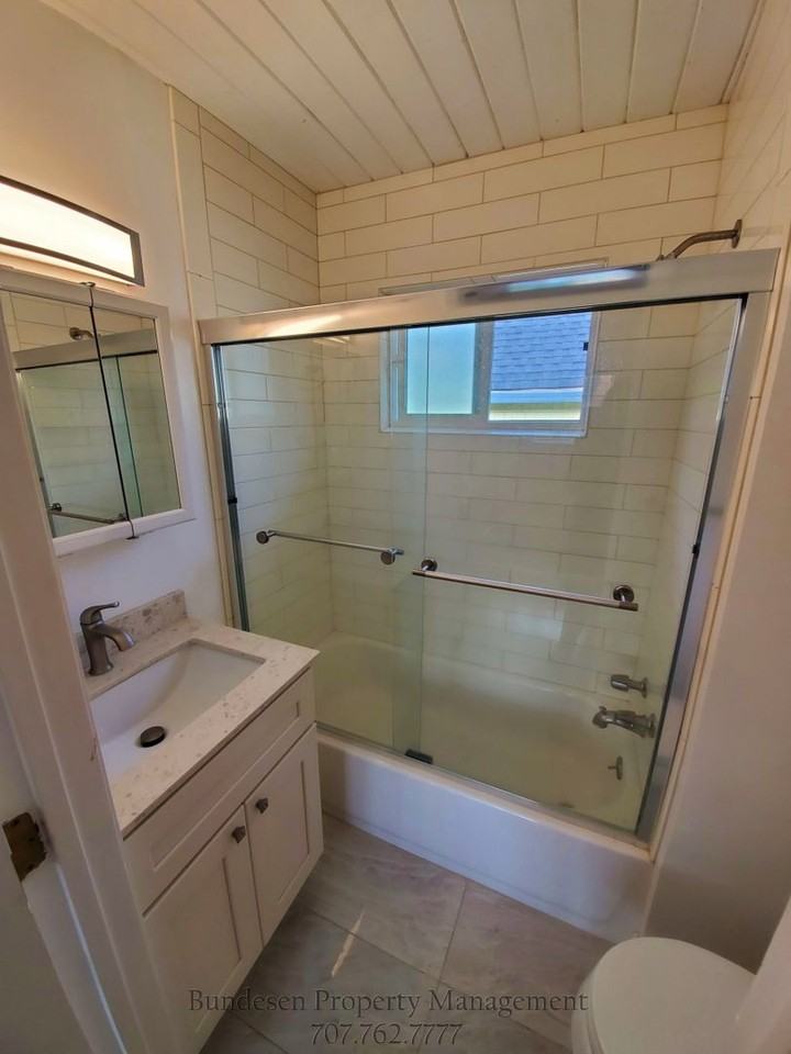 104 Kent St - Photo 7 of 10