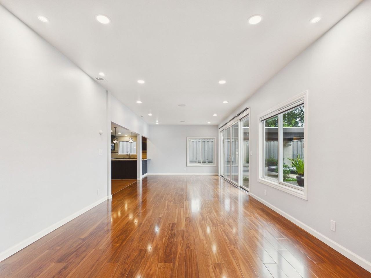 2110 Sharon Rd - Photo 5 of 43