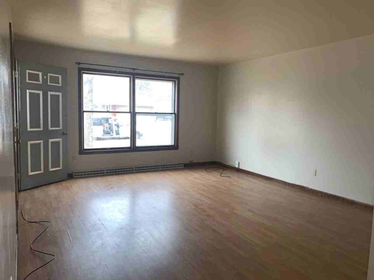 822 Dwight St - Photo 2 of 18