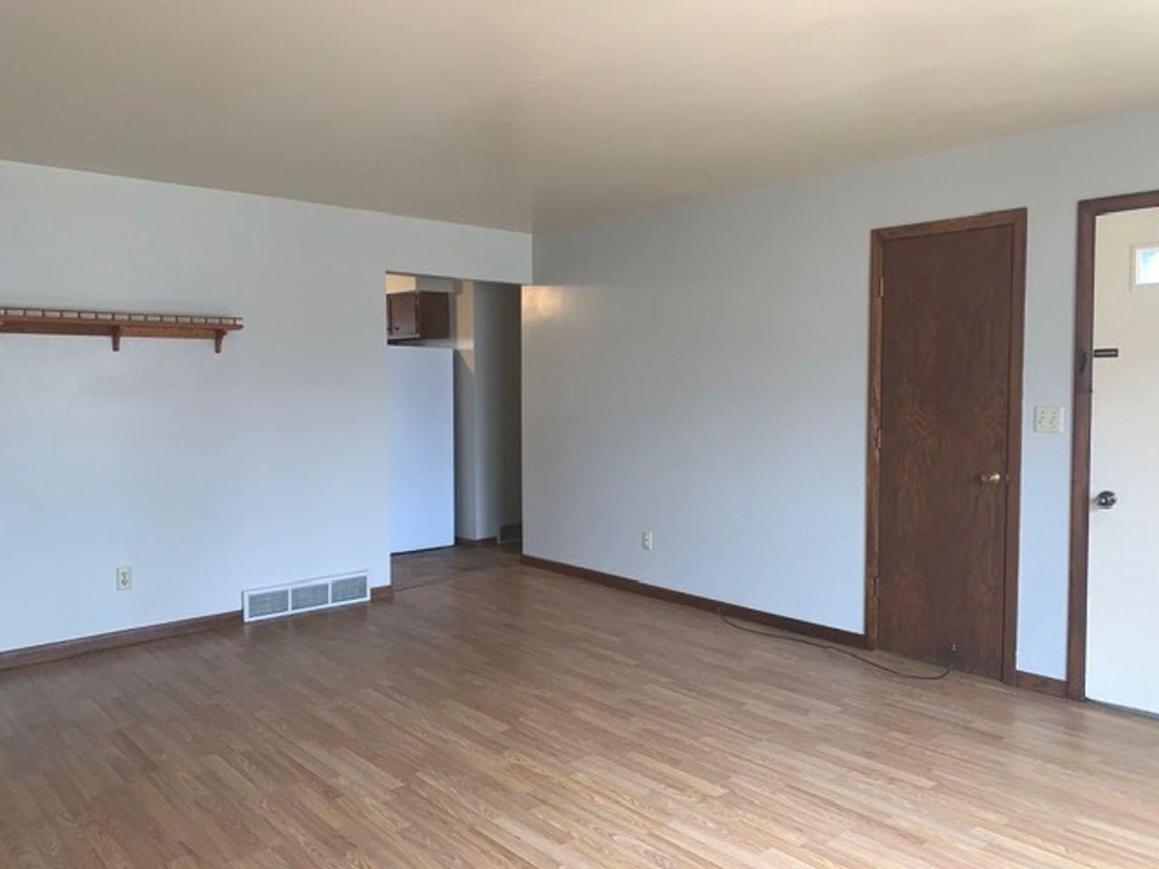 822 Dwight St - Photo 4 of 18