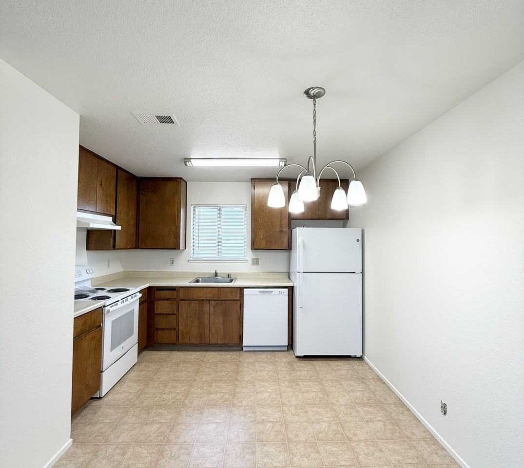 200 Northwoods Ave #10 - Photo 2 of 10