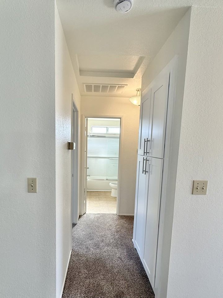 200 Northwoods Ave #10 - Photo 3 of 10