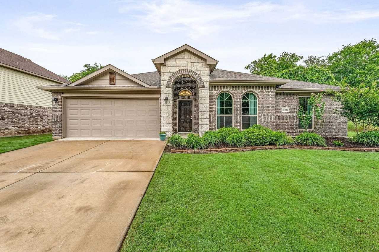 4304 Lucero Dr - Photo 3 of 20