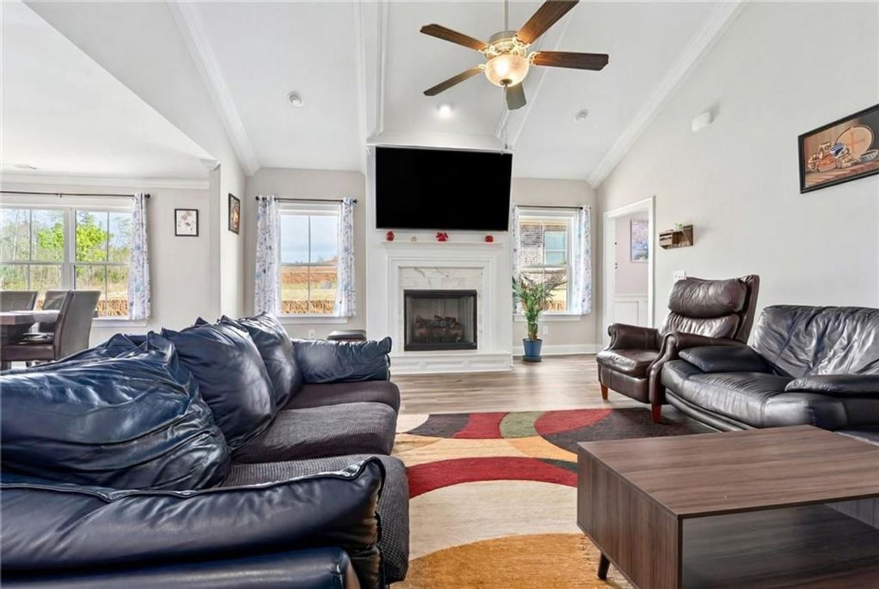 1817 Armistead Ln - Photo 3 of 12