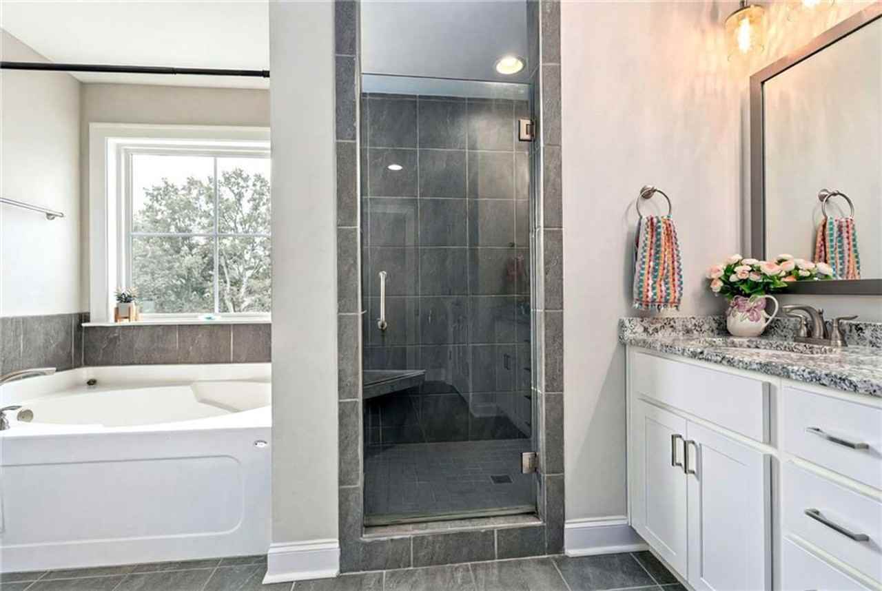 1817 Armistead Ln - Photo 4 of 12