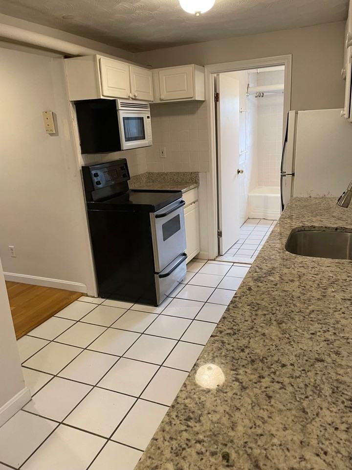 77 Pleasant St