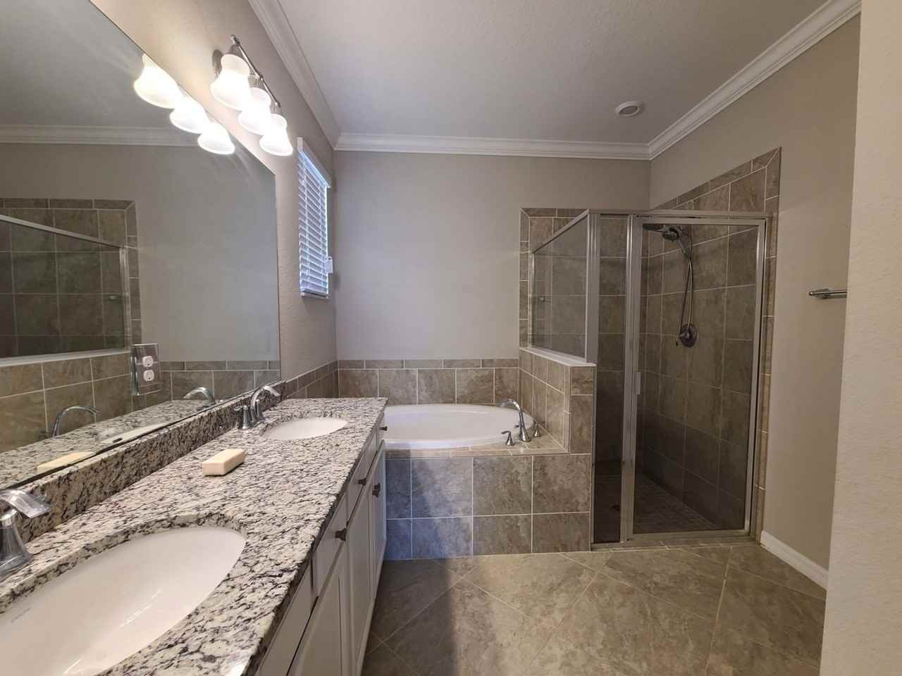 19353 Nearpoint Dr - Photo 6 of 12