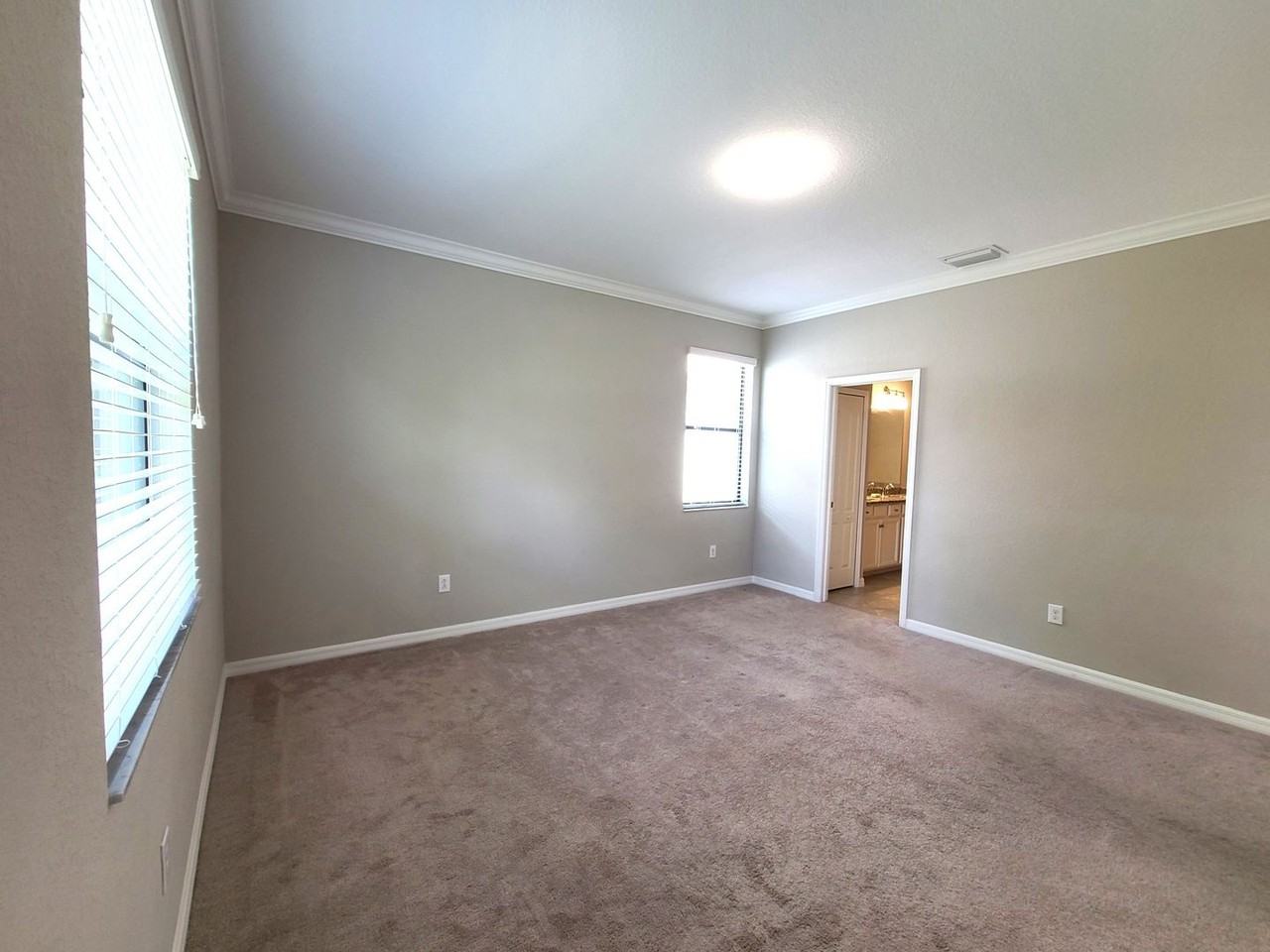 19353 Nearpoint Dr - Photo 7 of 12