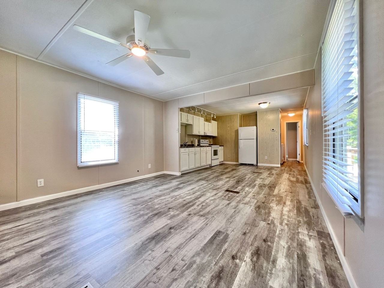 109 S Alena Ct - Photo 3 of 21