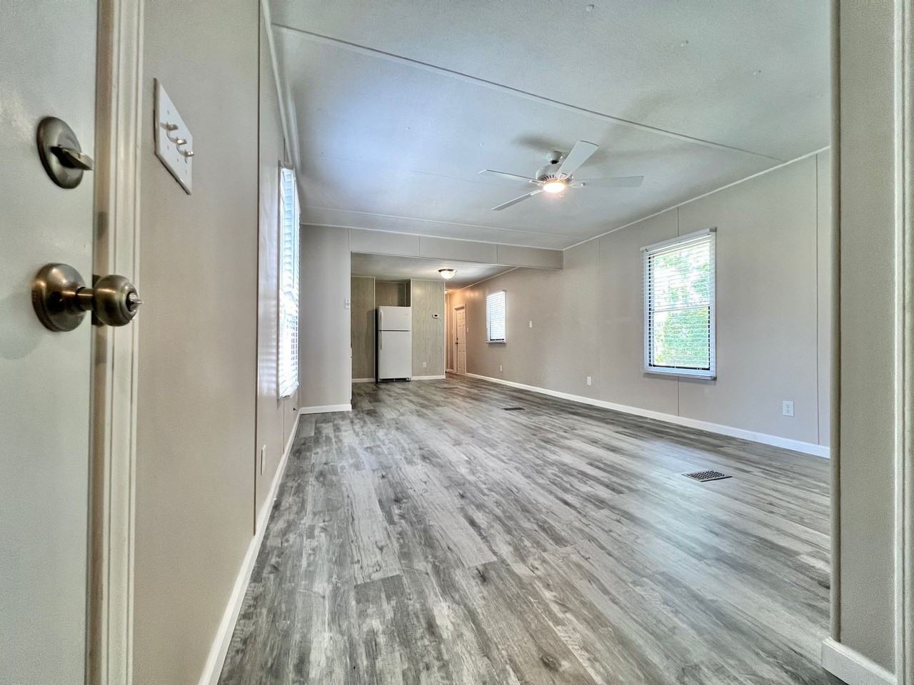 109 S Alena Ct - Photo 4 of 21