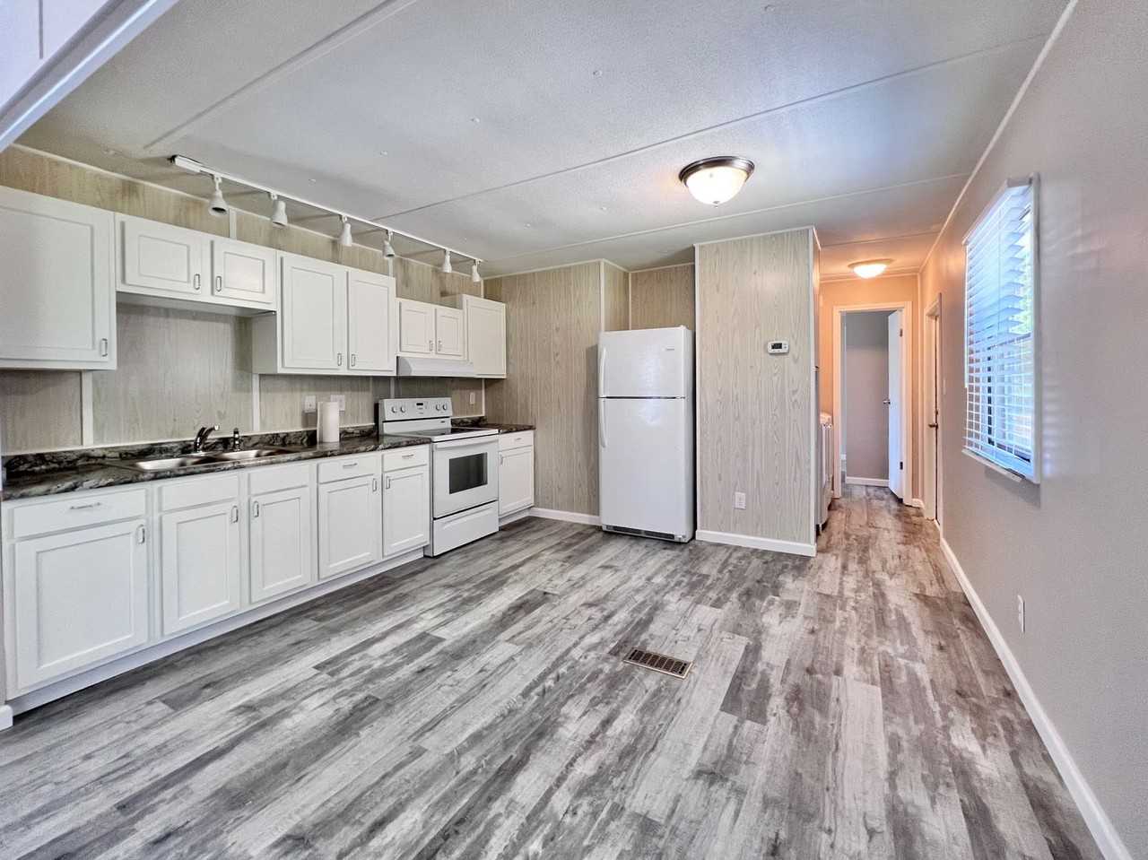 109 S Alena Ct - Photo 6 of 21