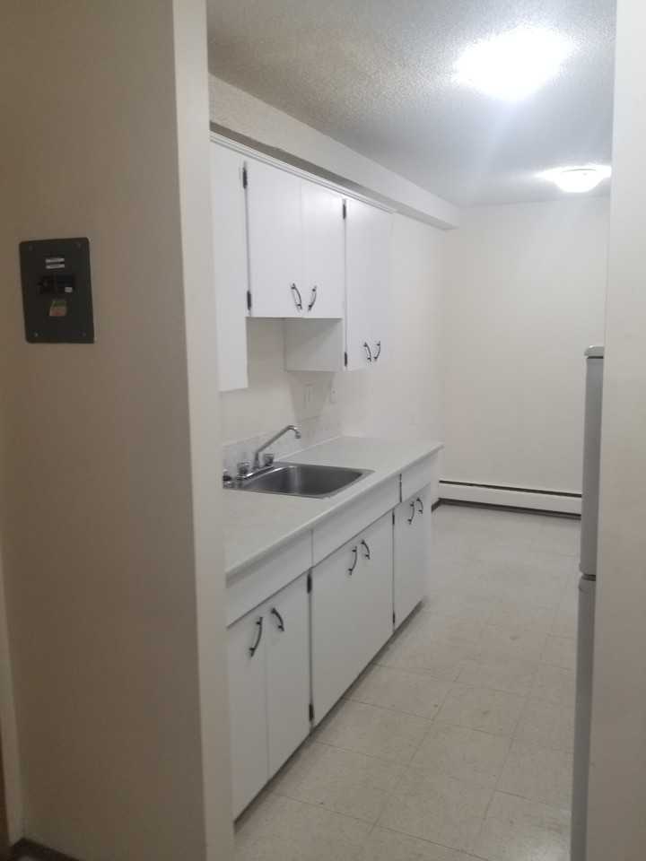 204, 10824-112 Street NW - Photo 3 of 11