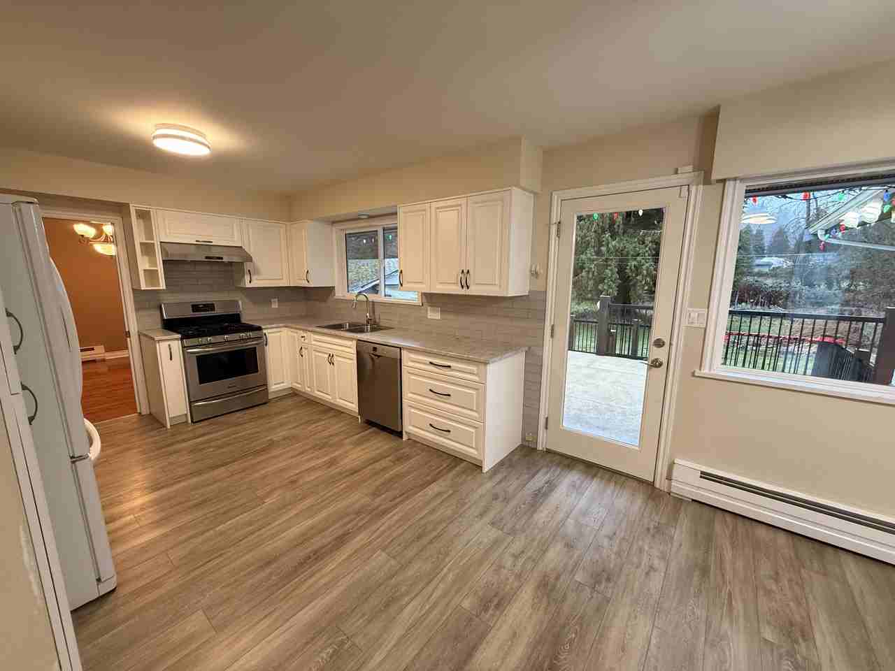 40128 Garibaldi Way - Photo 2 of 15