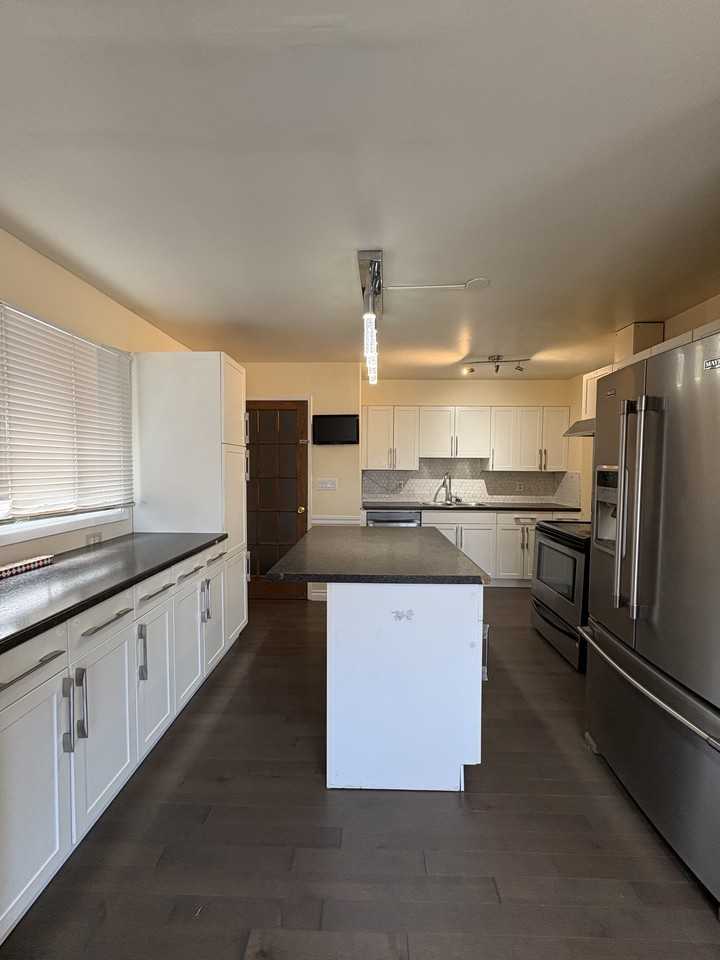 18 Marchant Cres - Photo 2 of 19