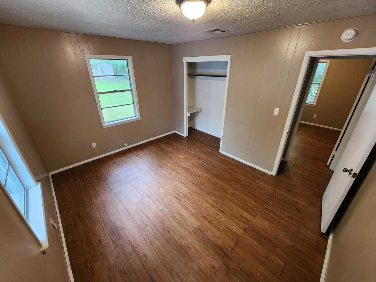 507 W 19th St #1 - Photo 6 of 9