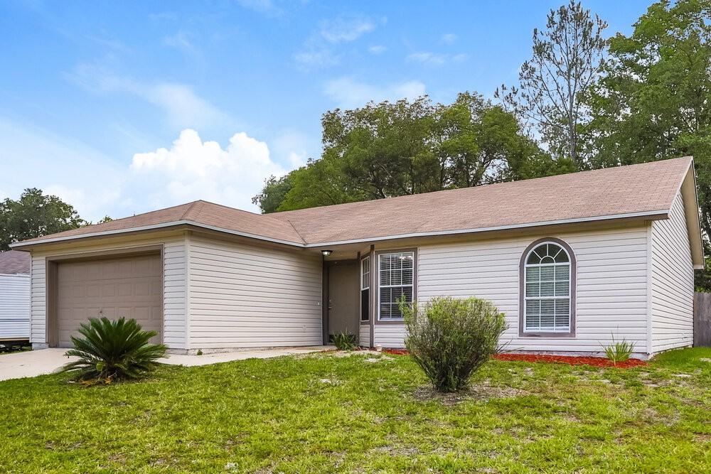 1615 Twin Oak Ln - Photo 3 of 16