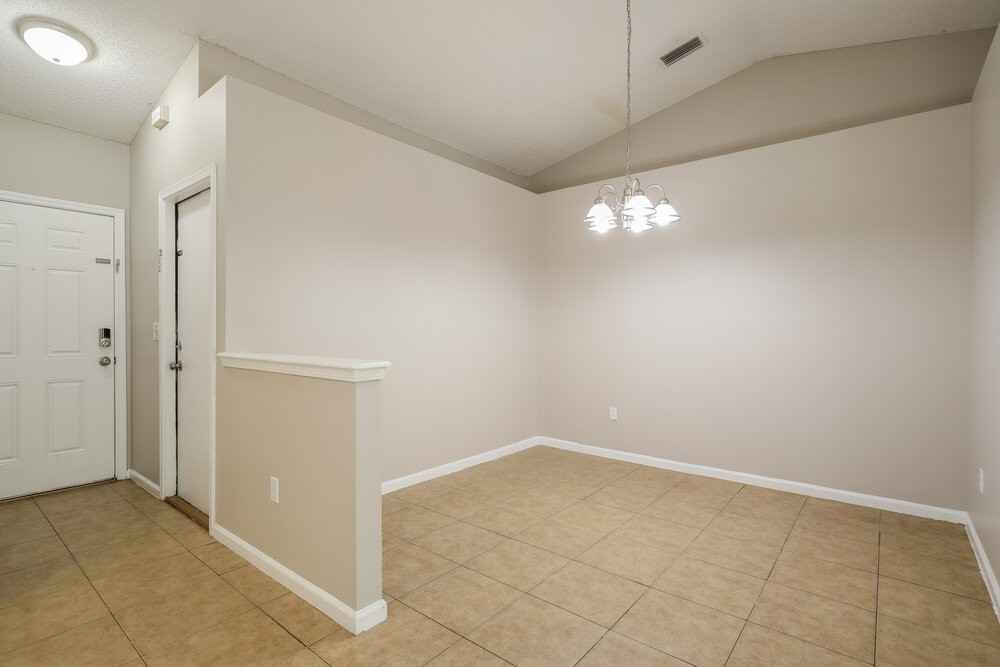 1615 Twin Oak Ln - Photo 6 of 16