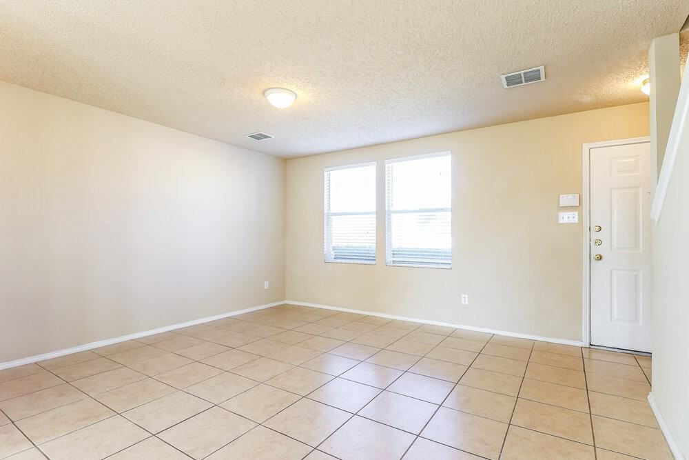 521 Merton Ct - Photo 7 of 15