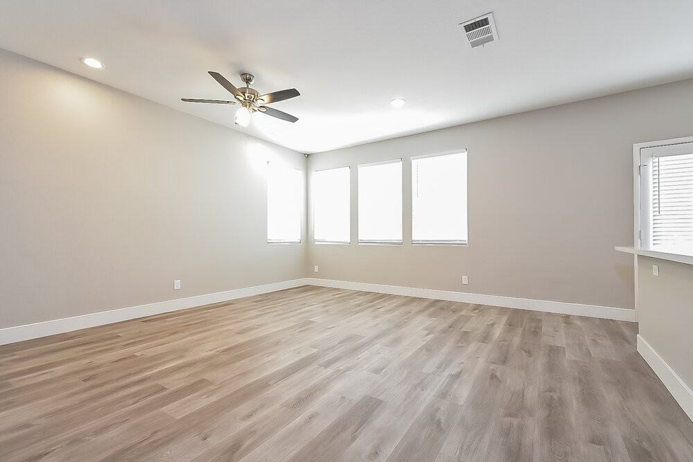 7648 Certitude Ave - Photo 5 of 17