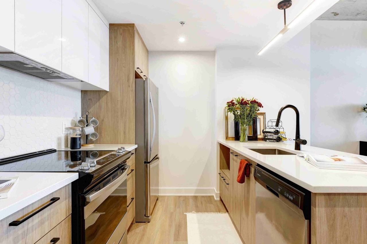 Market Apartments - Photo 7 of 14