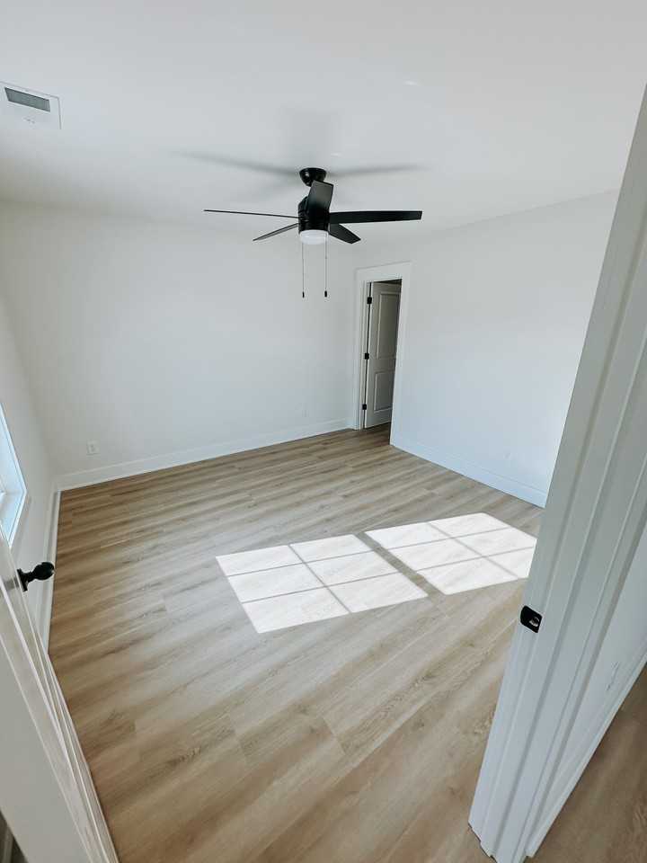 341 Woods Rd #A - Photo 5 of 9