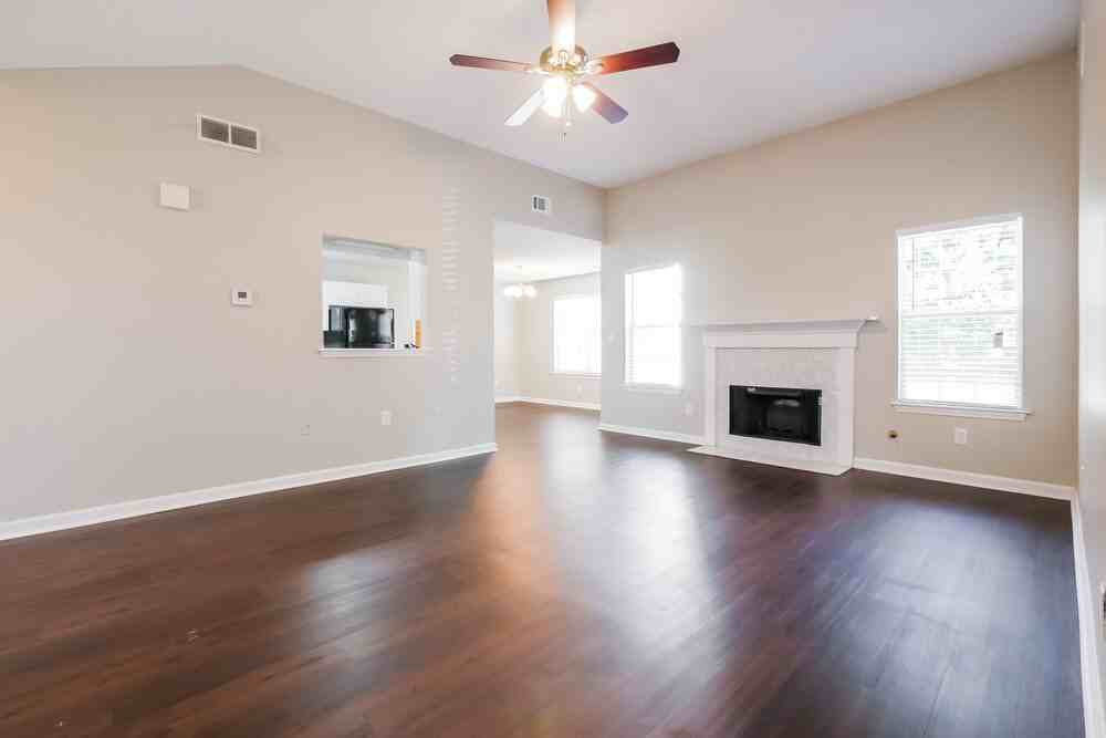 172 Regency Park Dr - Photo 4 of 16