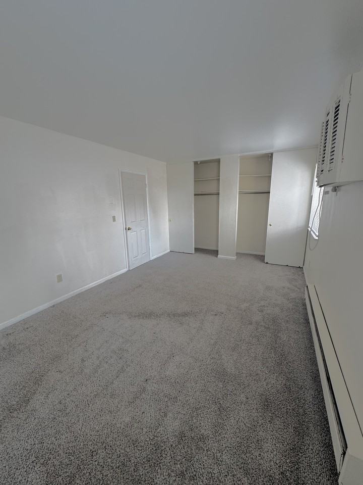 415 Grandin AvenueUNIT B #415B - Photo 2 of 6