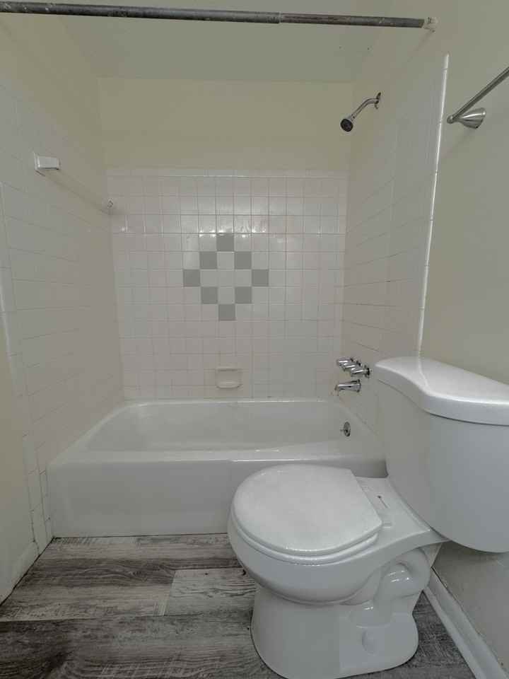 415 Grandin AvenueUNIT B #415B - Photo 4 of 6