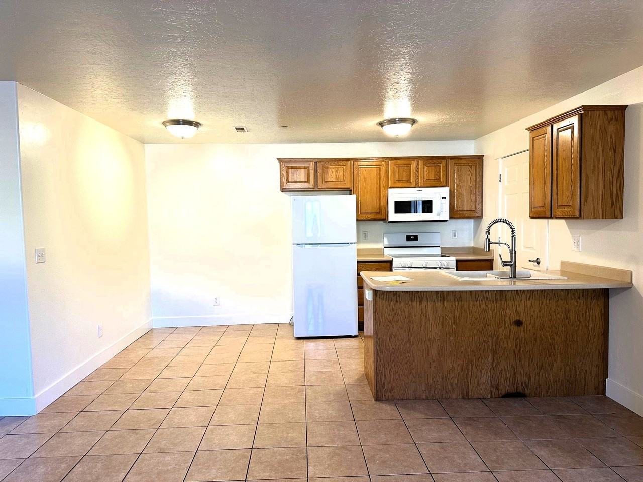 580 S Center St #14 - Photo 7 of 25