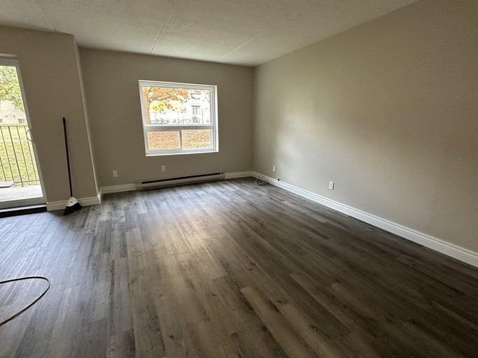 1 Balmoral Place - Photo 5 of 9