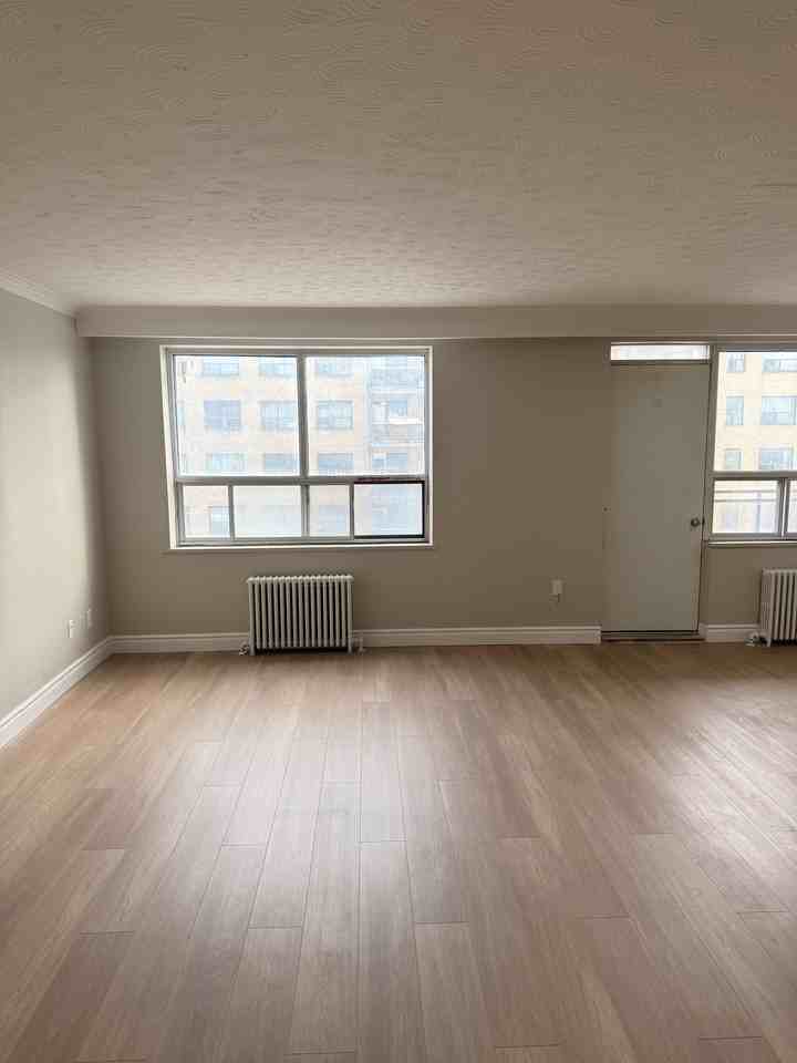 1728 Lawrence Avenue West - Photo 6 of 18