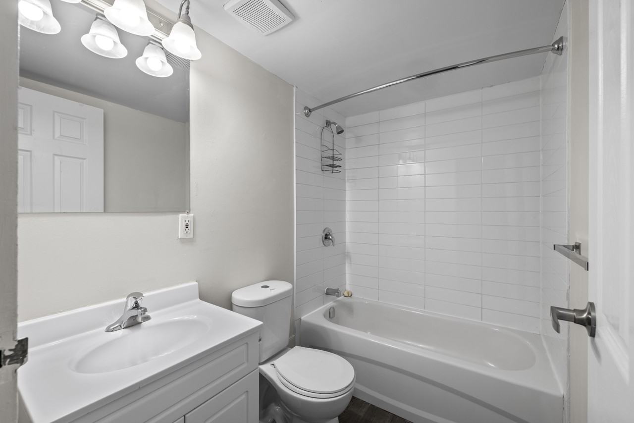 Harbour View Apartments Co - Photo 7 of 9