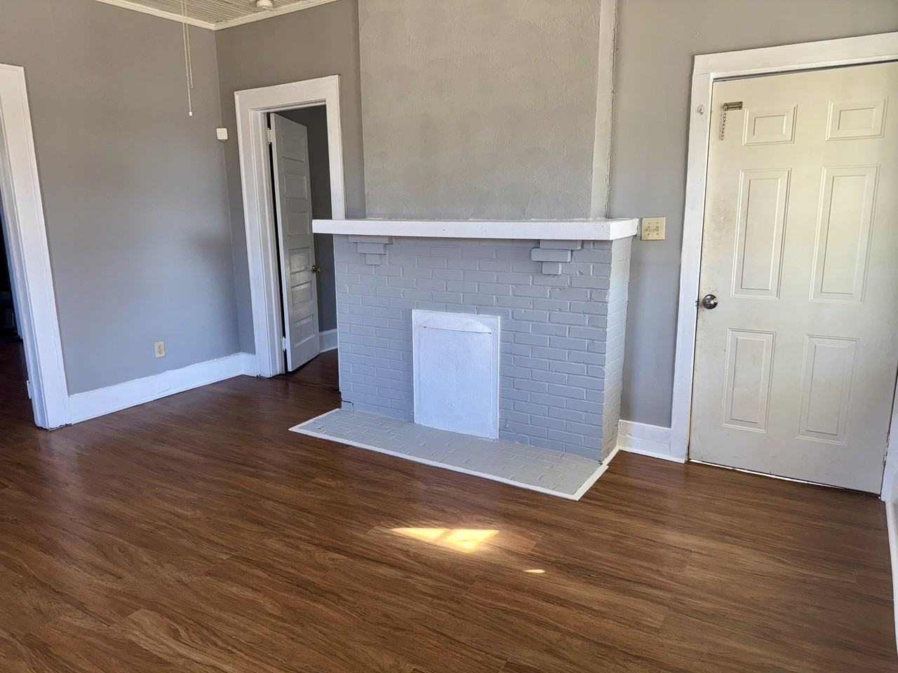 115 W Tinsley St #B - Photo 2 of 16