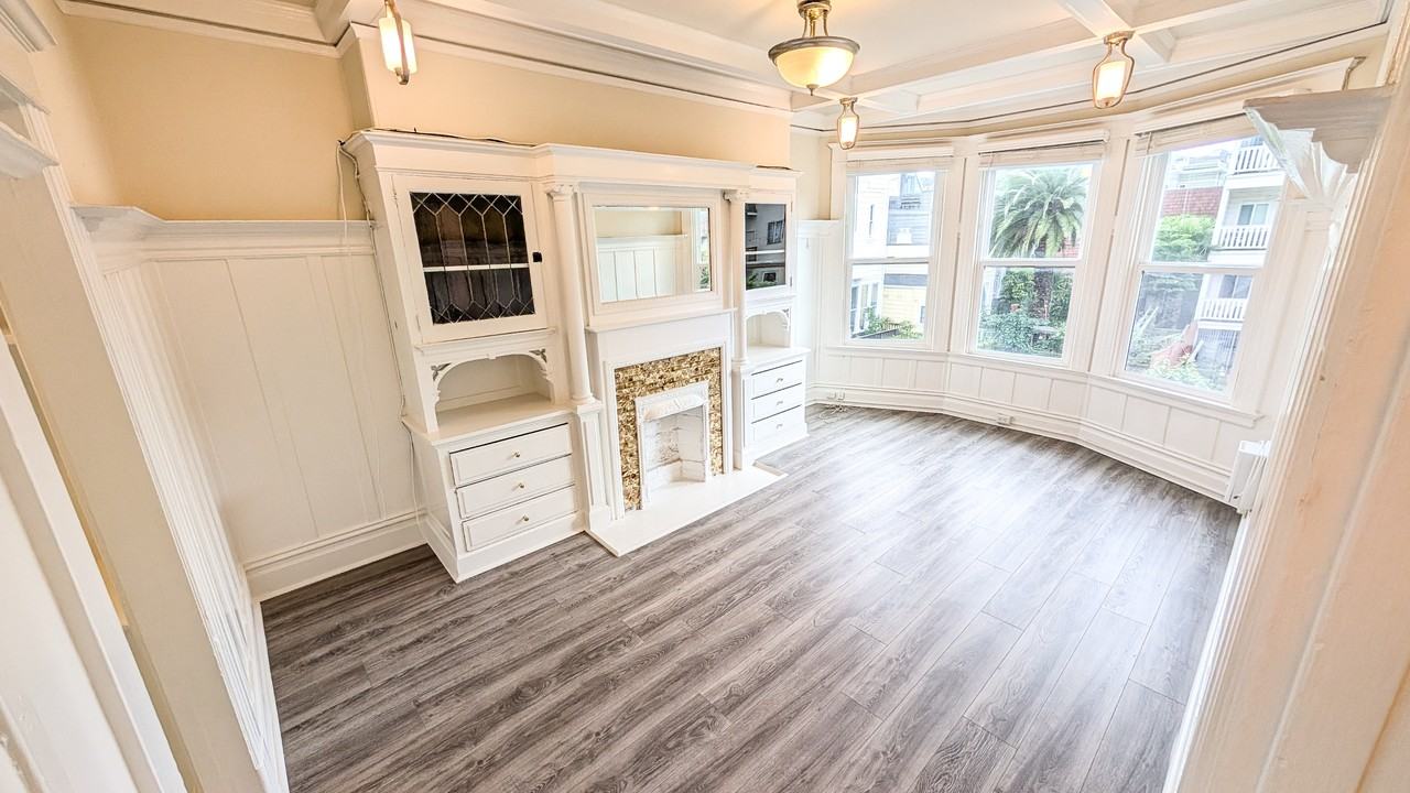 1819A Oak St #1819A - Photo 3 of 16