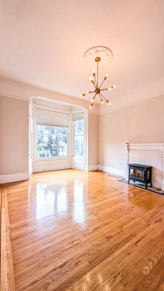 657 Castro St - Photo 3 of 17