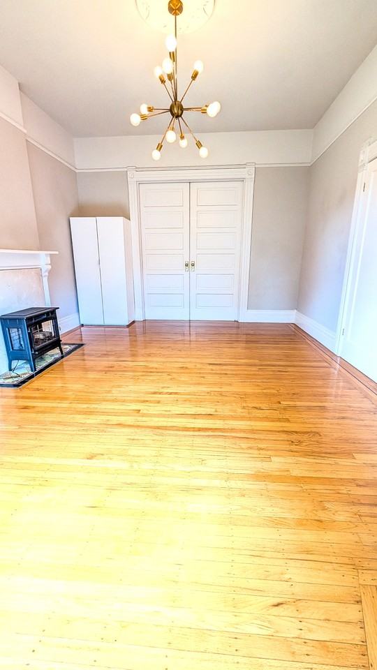 657 Castro St - Photo 4 of 17